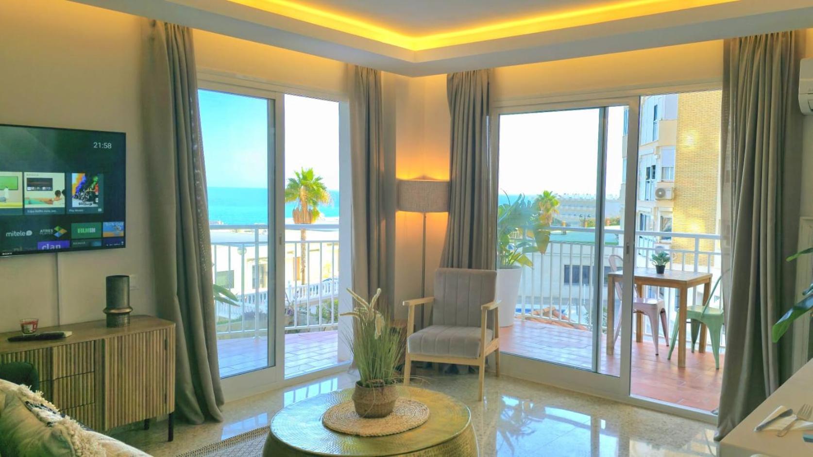 Seaview Retreat Torremolinos City Center, With Pool And Amazing Views By Namaste Elite エクステリア 写真